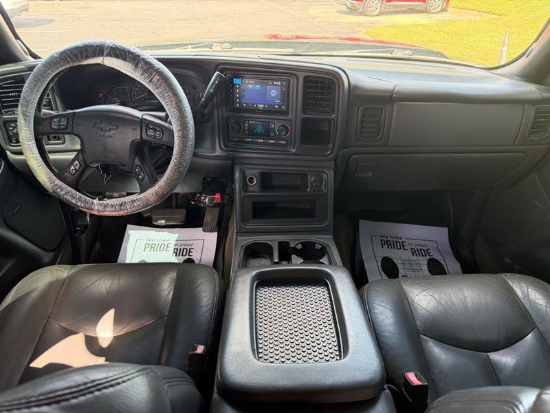 Used 2005 Chevrolet Silverado 2500 LT w/ Heavy-Duty Power Package AWD/4WD image 13
