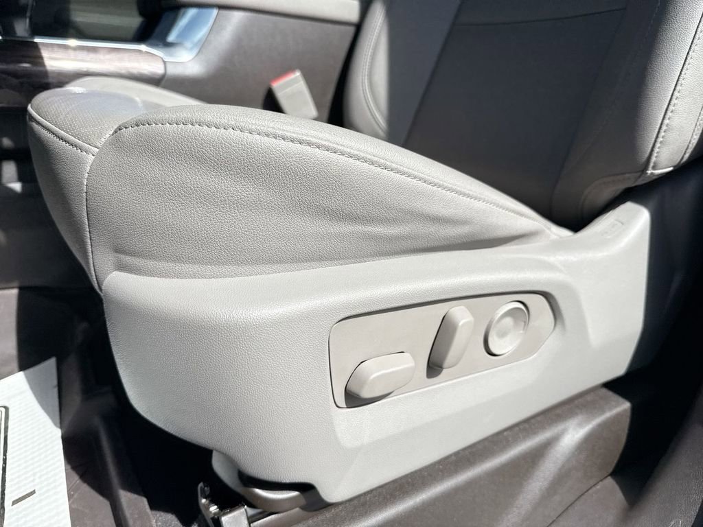 Used 2023 Chevrolet Silverado 1500 LTZ w/ LTZ Premium Package image 12