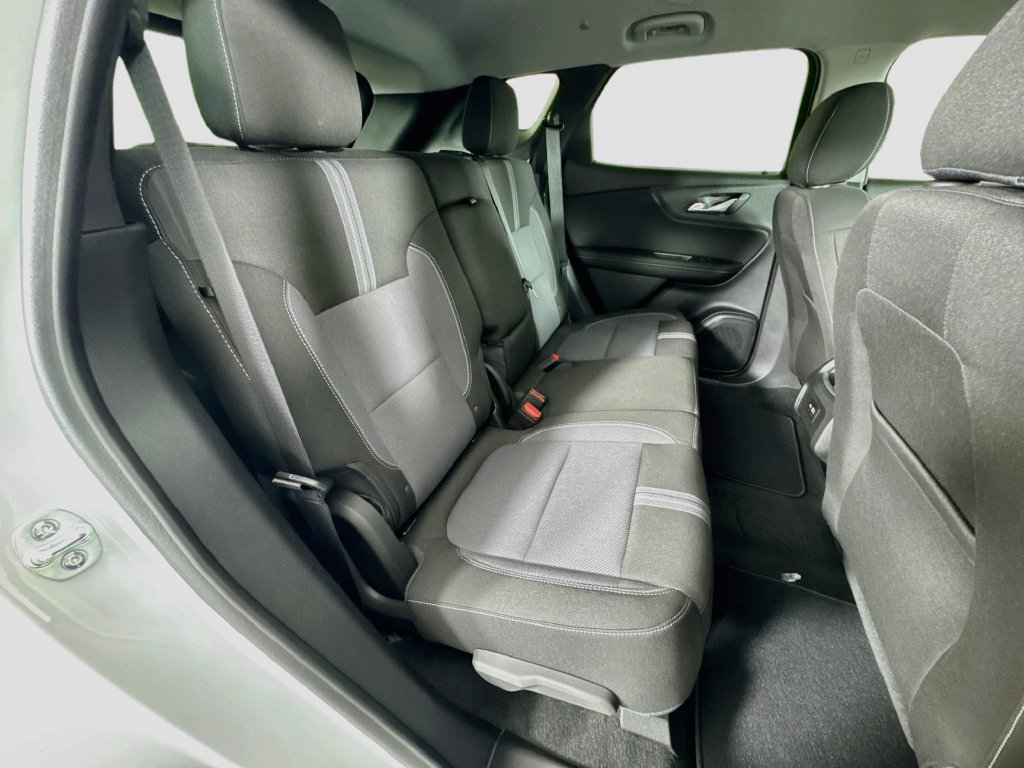 New 2026 Chevrolet Blazer LT w/ Convenience Package FWD image 27