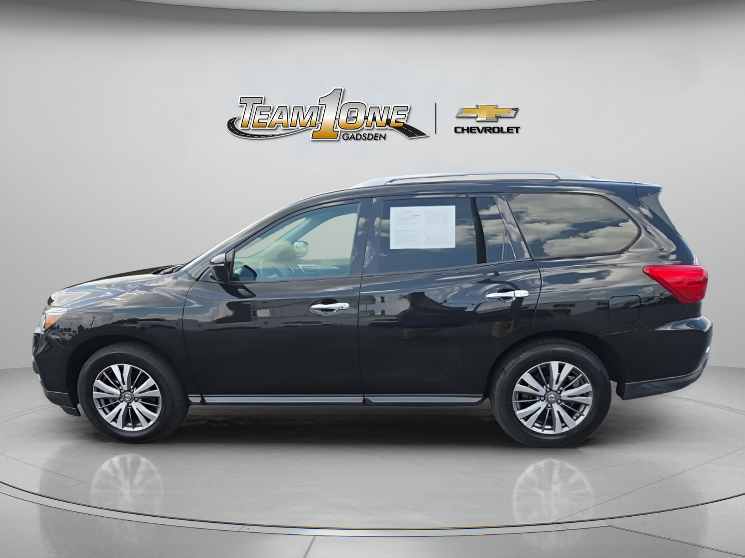 Used 2019 Nissan Pathfinder SL FWD image 5