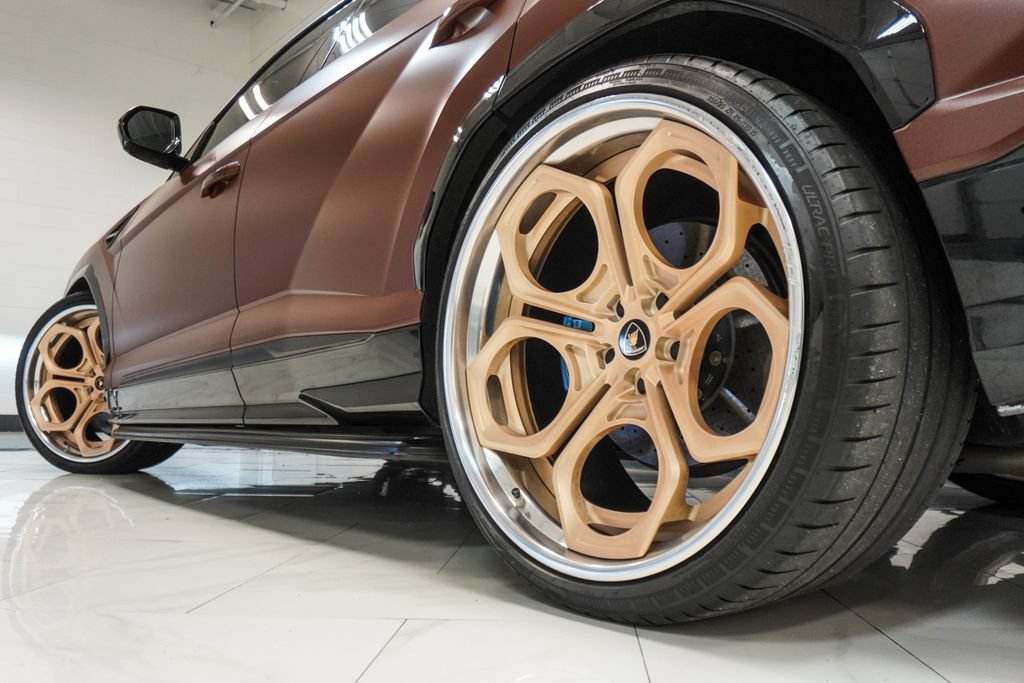 Used 2019 Lamborghini Urus AWD/4WD image 46