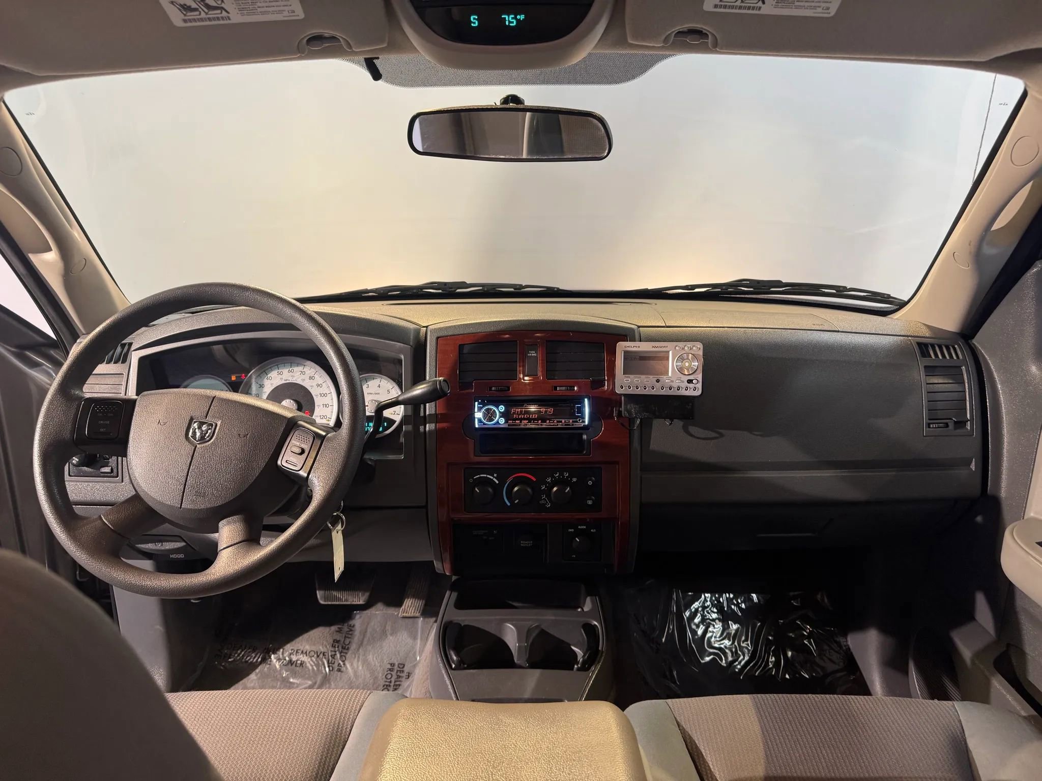 Used 2005 Dodge Dakota SLT image 12