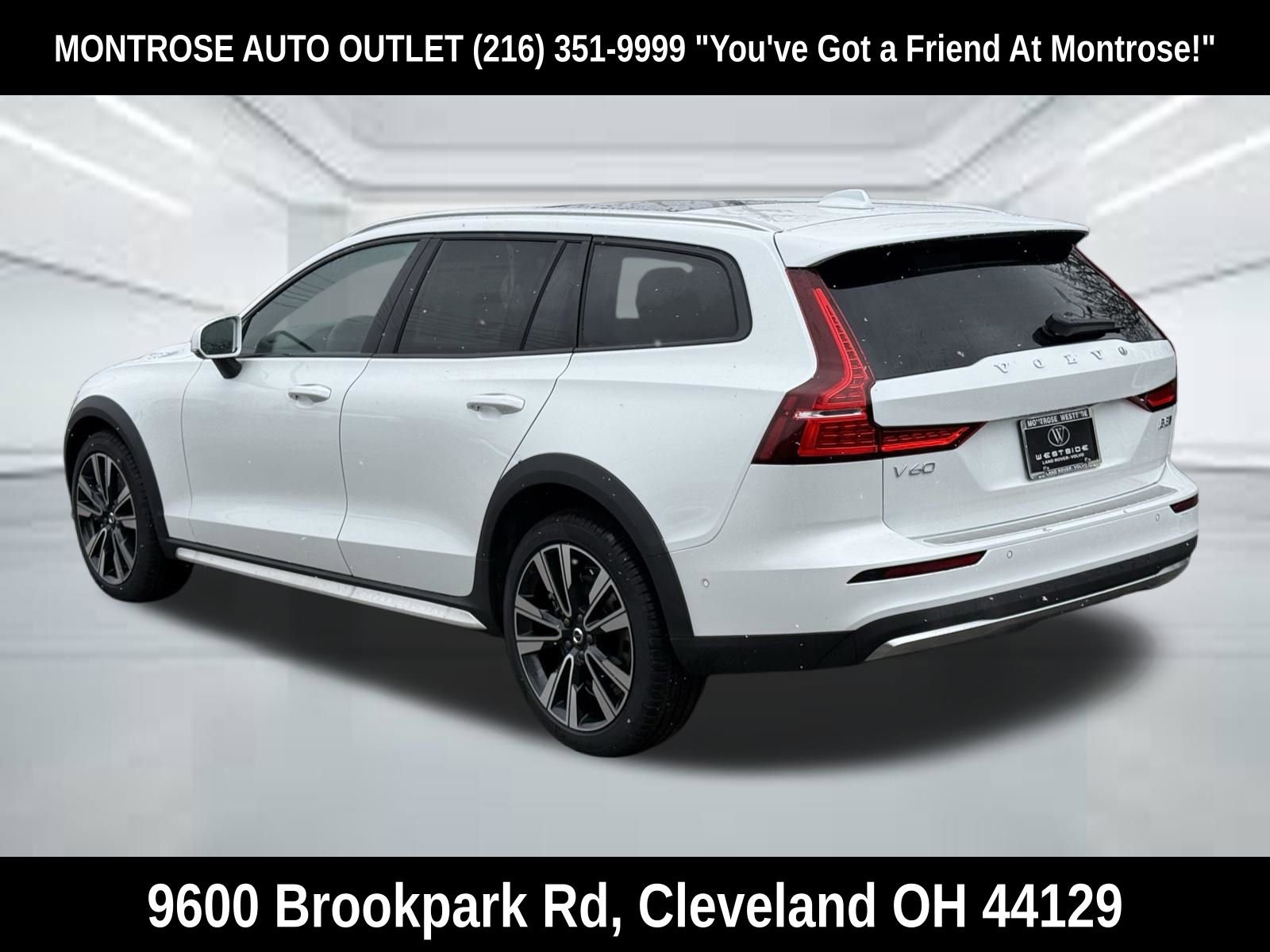 New 2026 Volvo V60 B5 Cross Country Ultra w/ Protection Package Premier AWD/4WD image 3