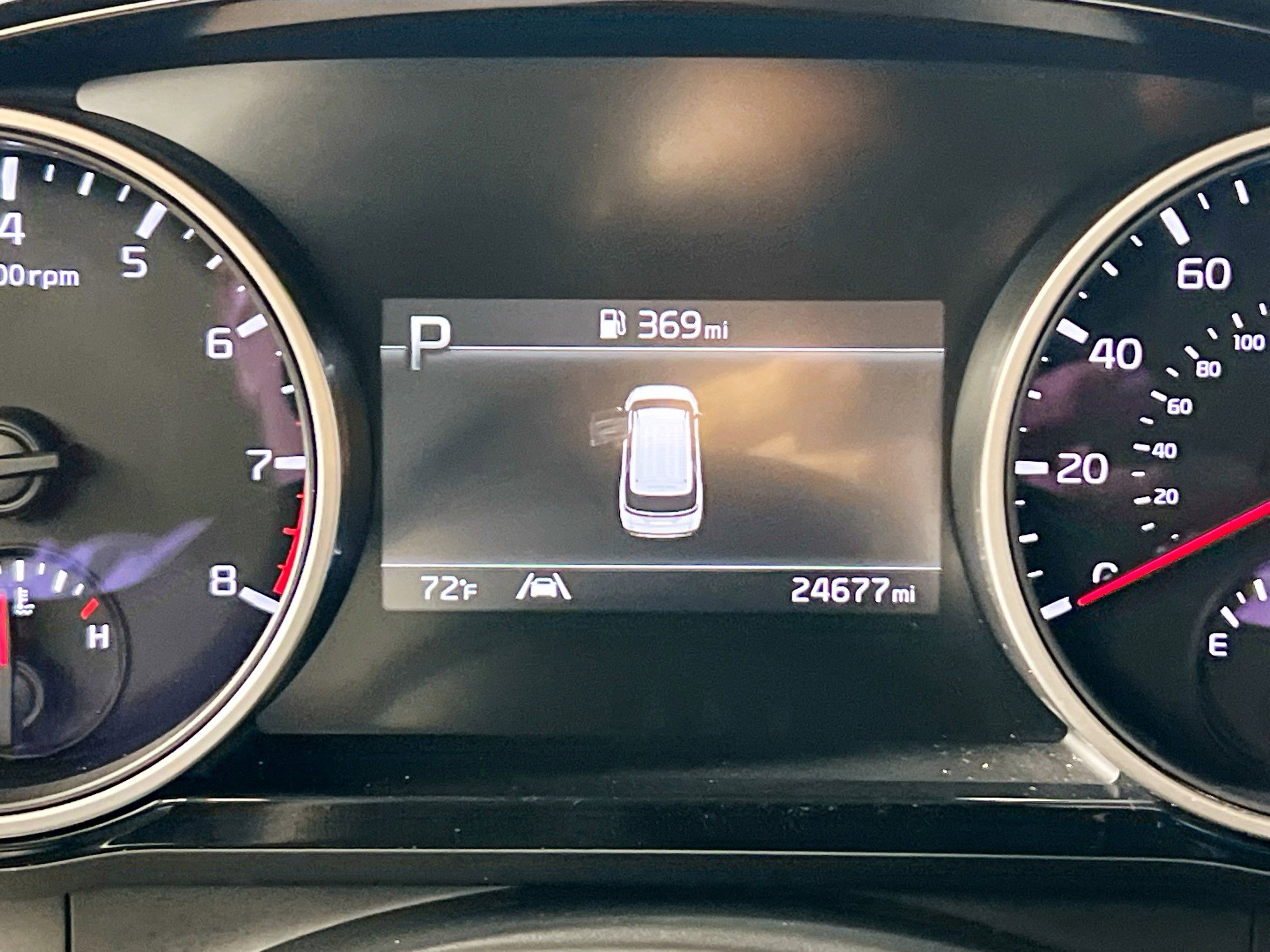 Used 2024 Kia Carnival EX image 23