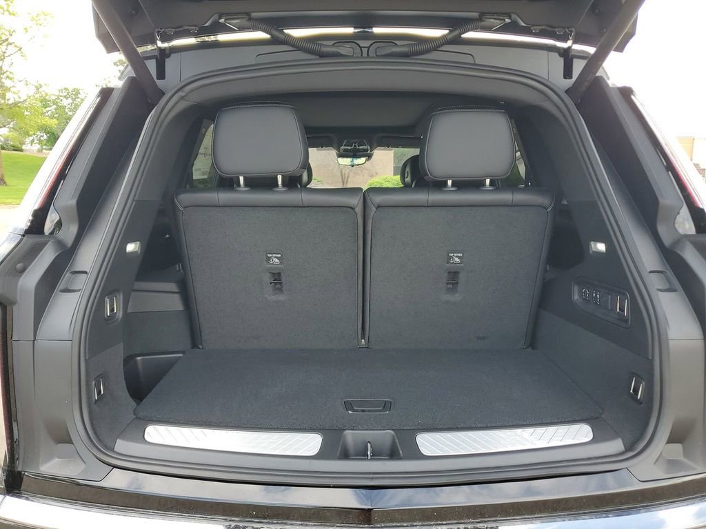 New 2026 Cadillac Vistiq Sport image 25