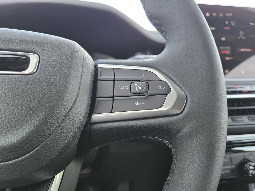 New 2026 Jeep Compass Latitude image 15