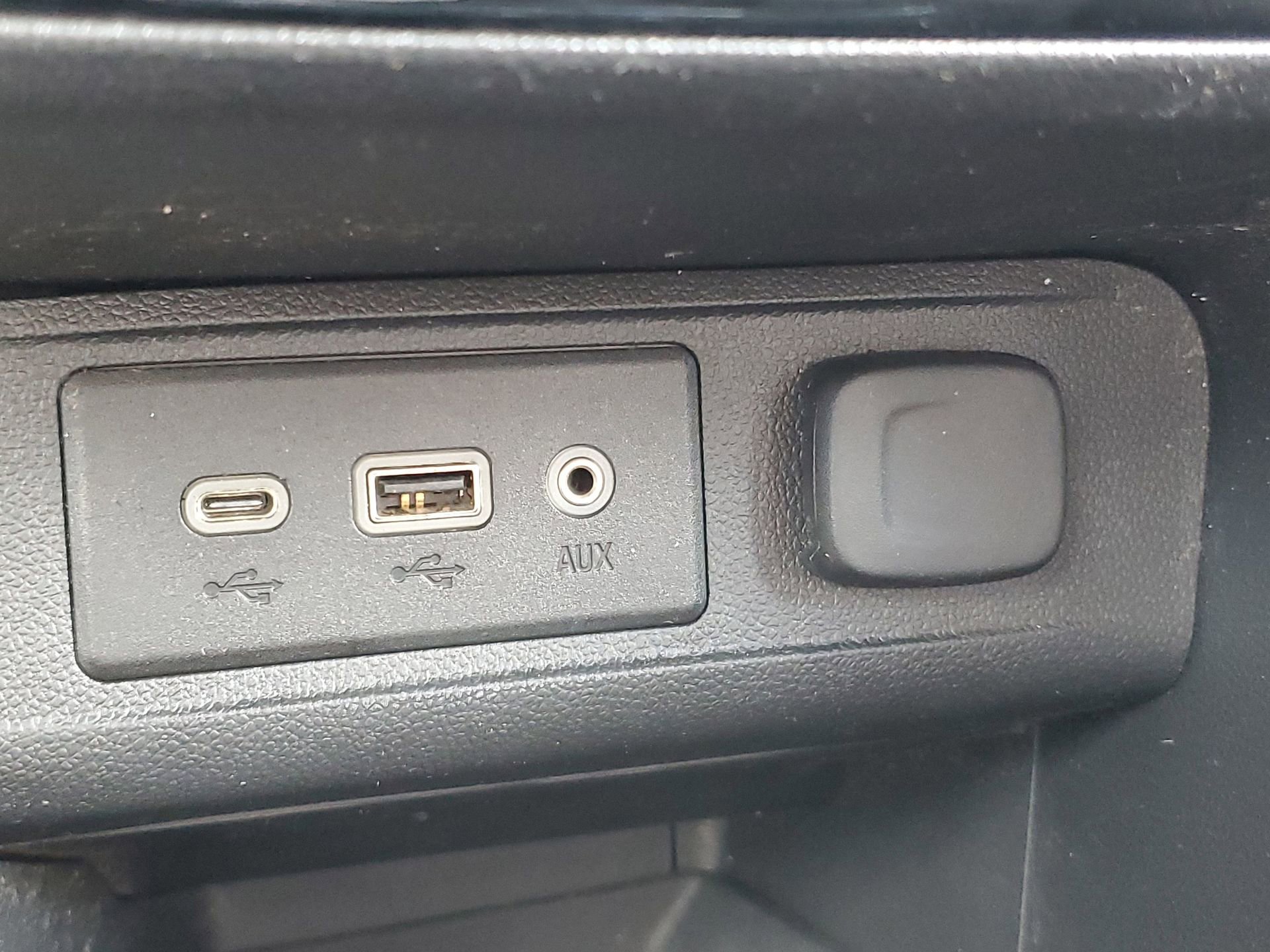 Used 2022 Buick Encore GX Select image 29