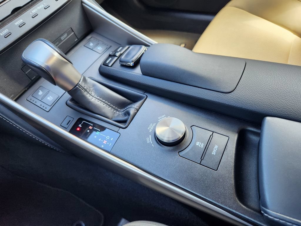 Used 2015 Lexus IS 250 w/ Navigation System Package RWD image 21