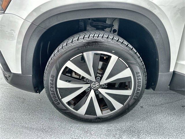 Used 2024 Volkswagen Taos SE image 19