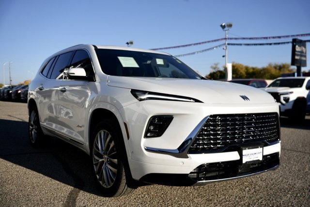 Used 2025 Buick Enclave Avenir w/ Super Cruise Package image 3