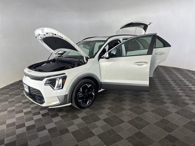Certified 2024 Kia Niro Wave w/ Wave Preserve Package FWD image 12