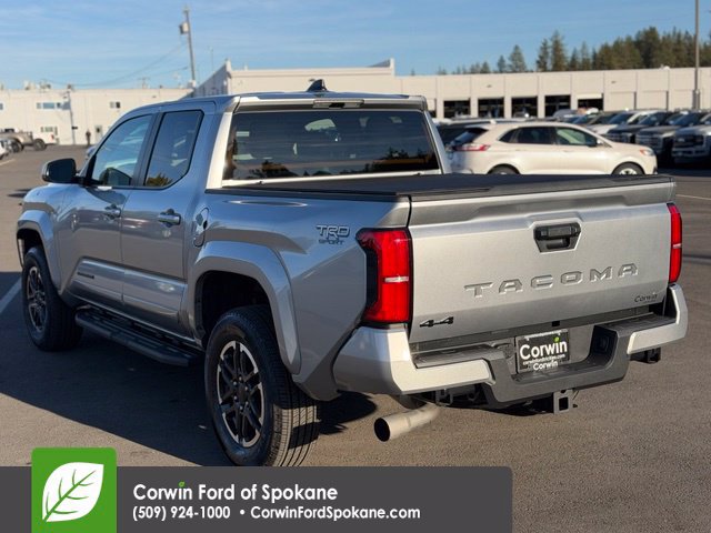 Used 2025 Toyota Tacoma TRD Sport AWD/4WD image 15
