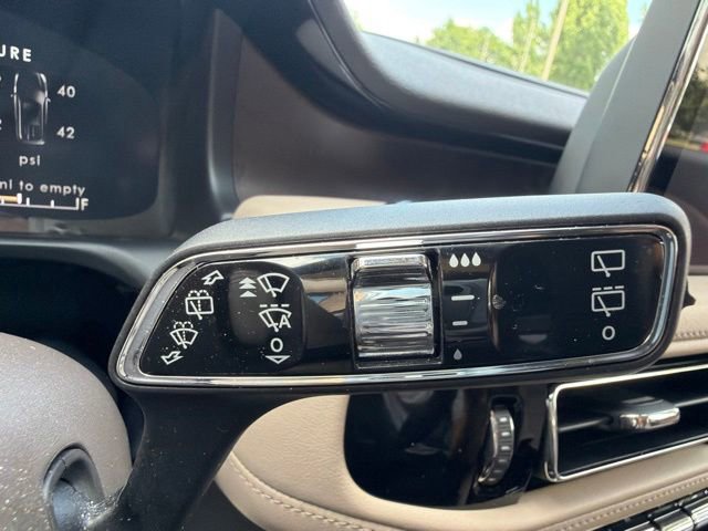 Used 2024 Lincoln Aviator Reserve w/ Equipment Group 201A AWD/4WD image 26