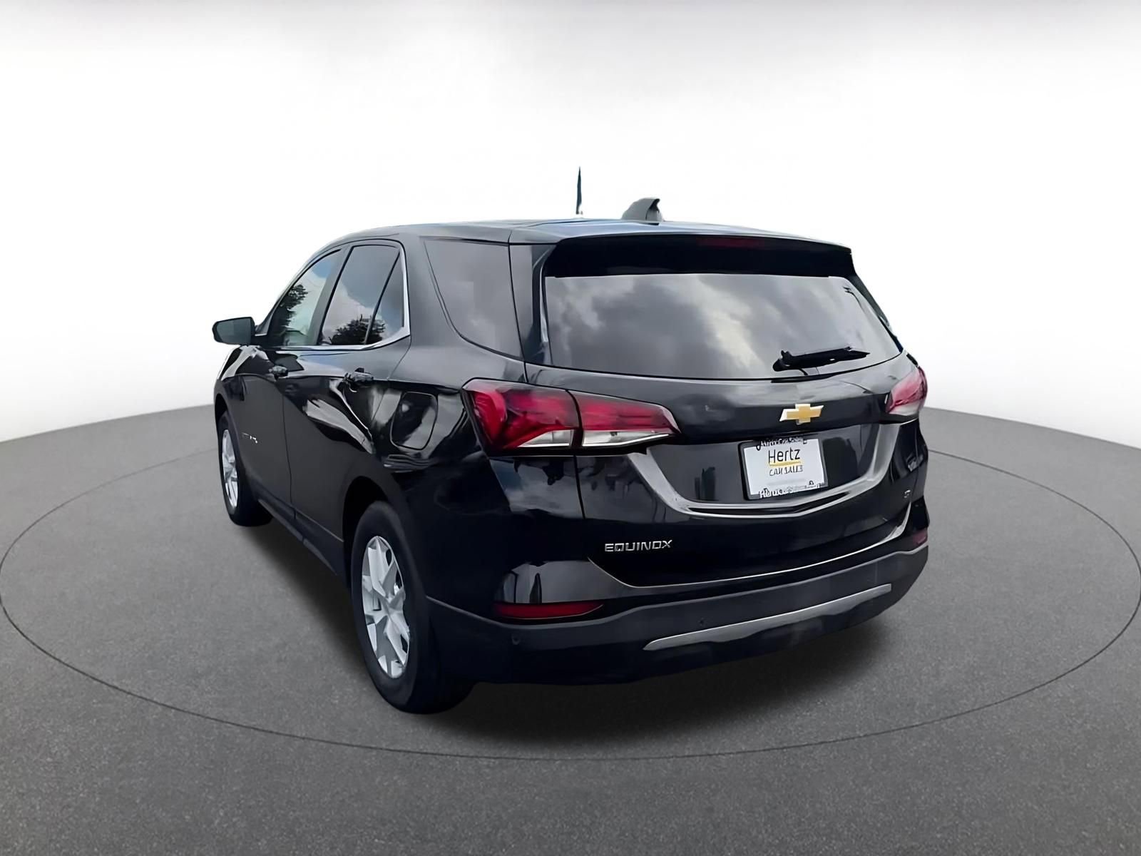 Used 2024 Chevrolet Equinox LT FWD image 11