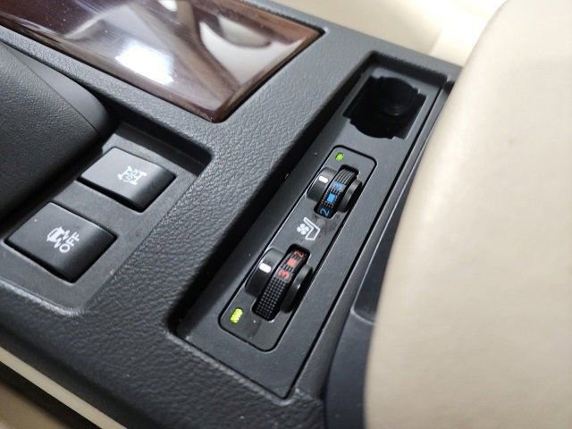 Used 2013 Lexus RX 350 AWD w/ Navigation Pkg image 30