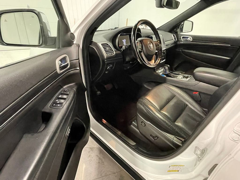 Used 2021 Jeep Grand Cherokee Limited image 17