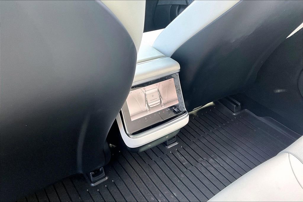 Used 2022 Tesla Model S image 10