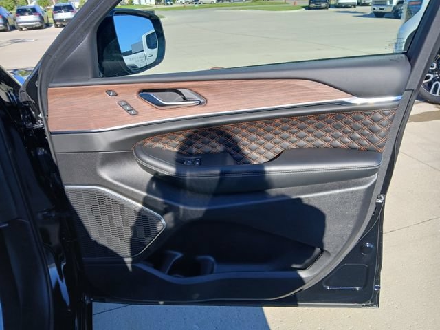 Used 2025 Jeep Grand Cherokee L Summit w/ Obsidian Package AWD/4WD image 20