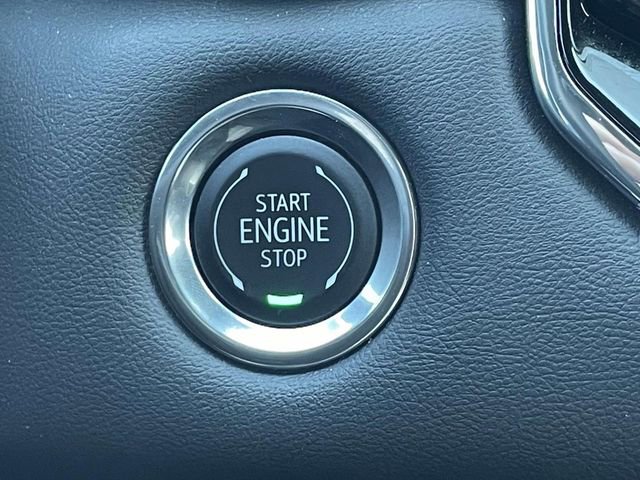 Used 2025 GMC Canyon Elevation w/ Technology Package image 29