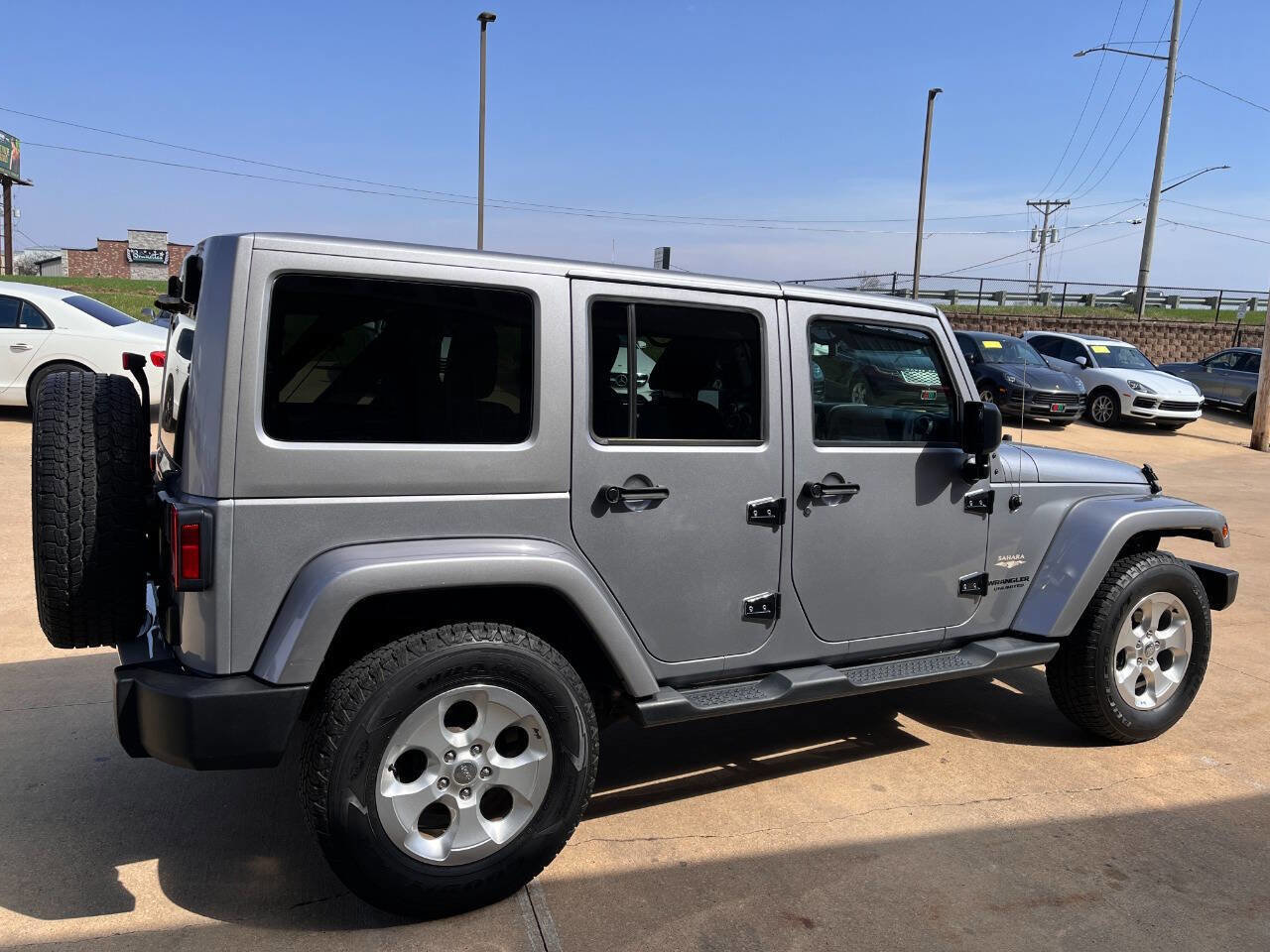 Used 2015 Jeep Wrangler Unlimited Sahara w/ Dual Top Group image 5