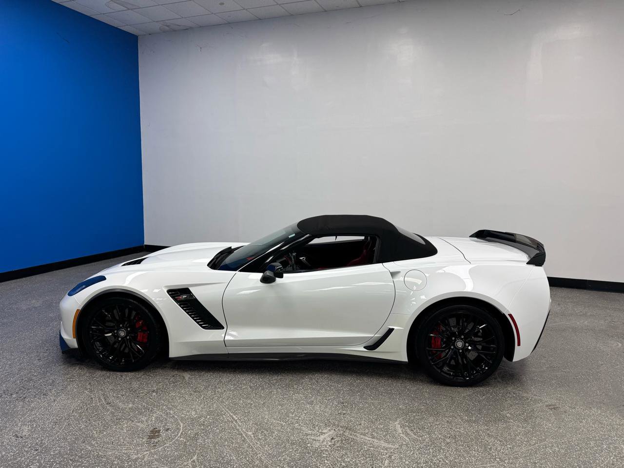Used 2015 Chevrolet Corvette Z06 w/ 3LZ Preferred Equipment Group image 5
