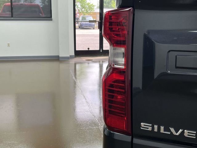 Used 2022 Chevrolet Silverado 1500 LT w/ Protection Package AWD/4WD image 12