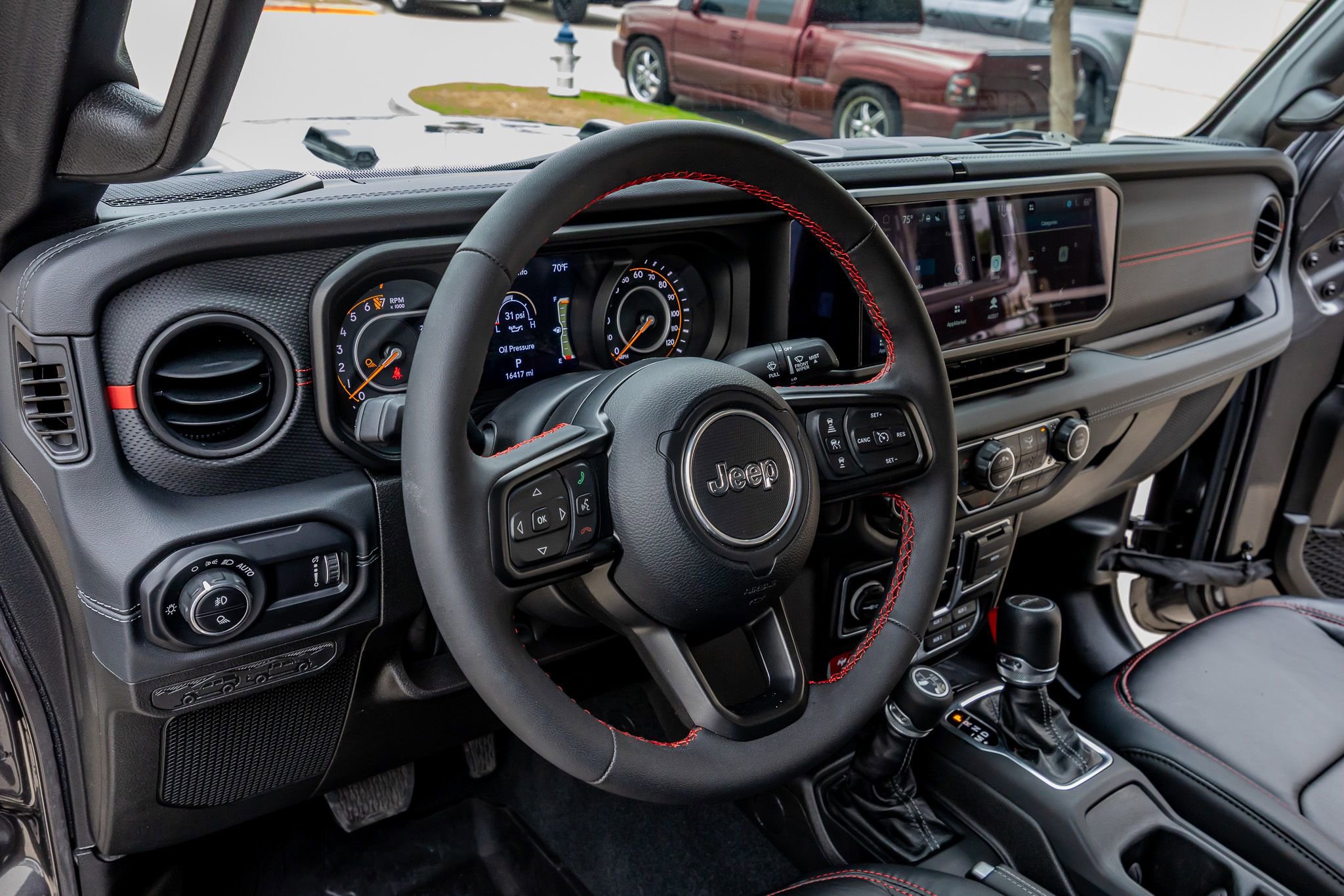 Used 2024 Jeep Gladiator Rubicon AWD/4WD image 16