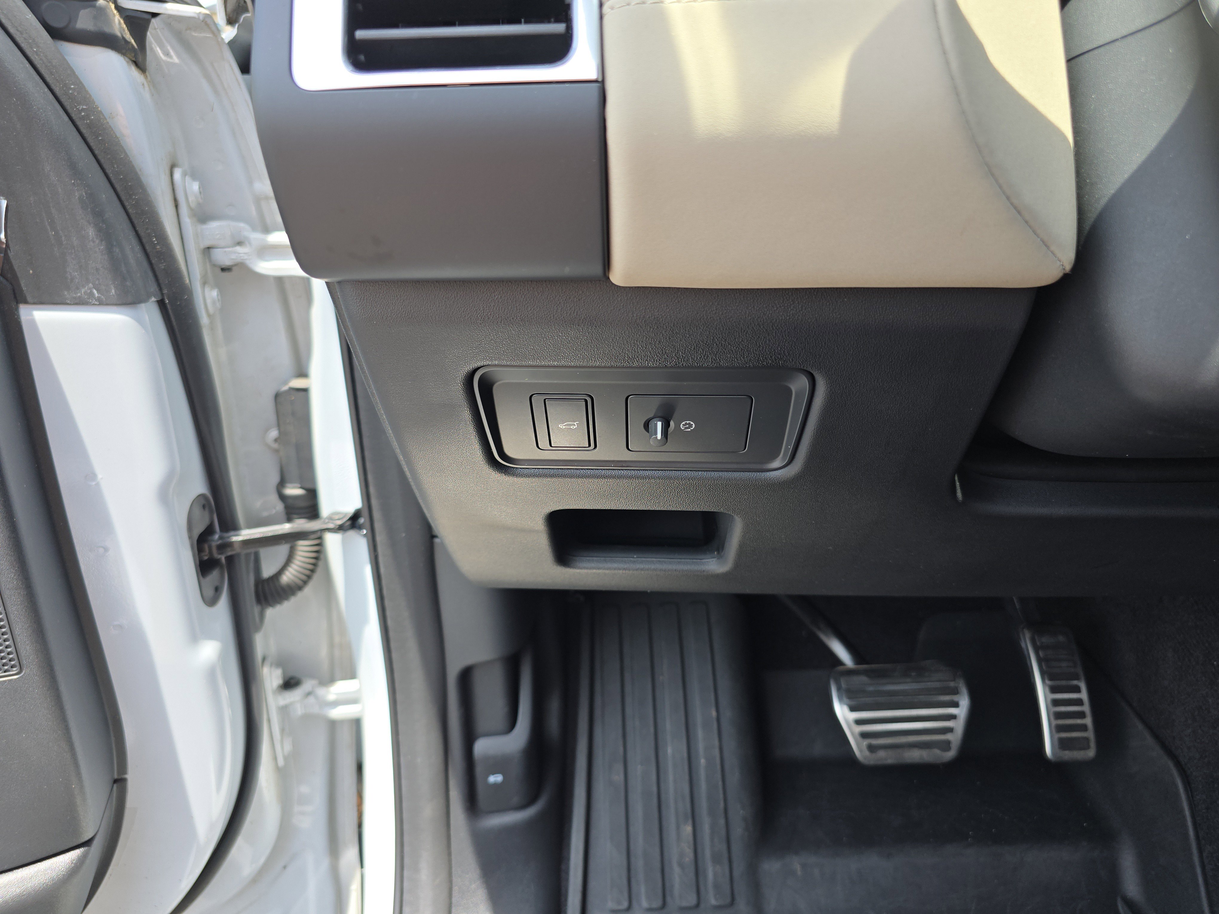 Used 2022 Land Rover Discovery S AWD/4WD image 32