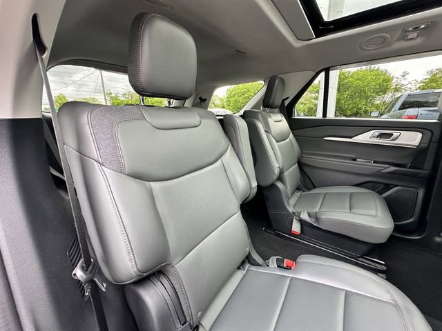 Certified 2025 Ford Explorer Active w/ Active Comfort Package AWD/4WD image 38