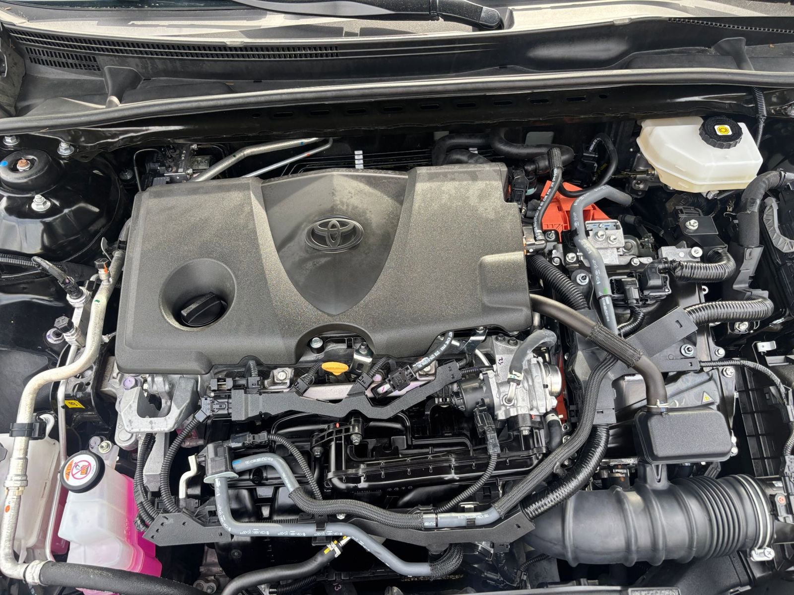 Used 2025 Toyota Camry SE image 30