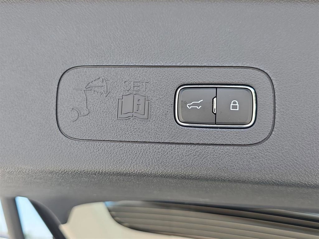 New 2025 Lincoln Aviator 2WD w/ Equipment Group 101A image 32