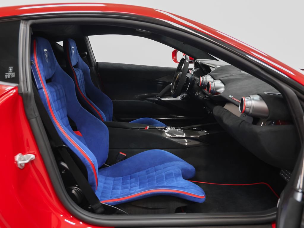 Used 2024 Ferrari 812 Competizione image 33