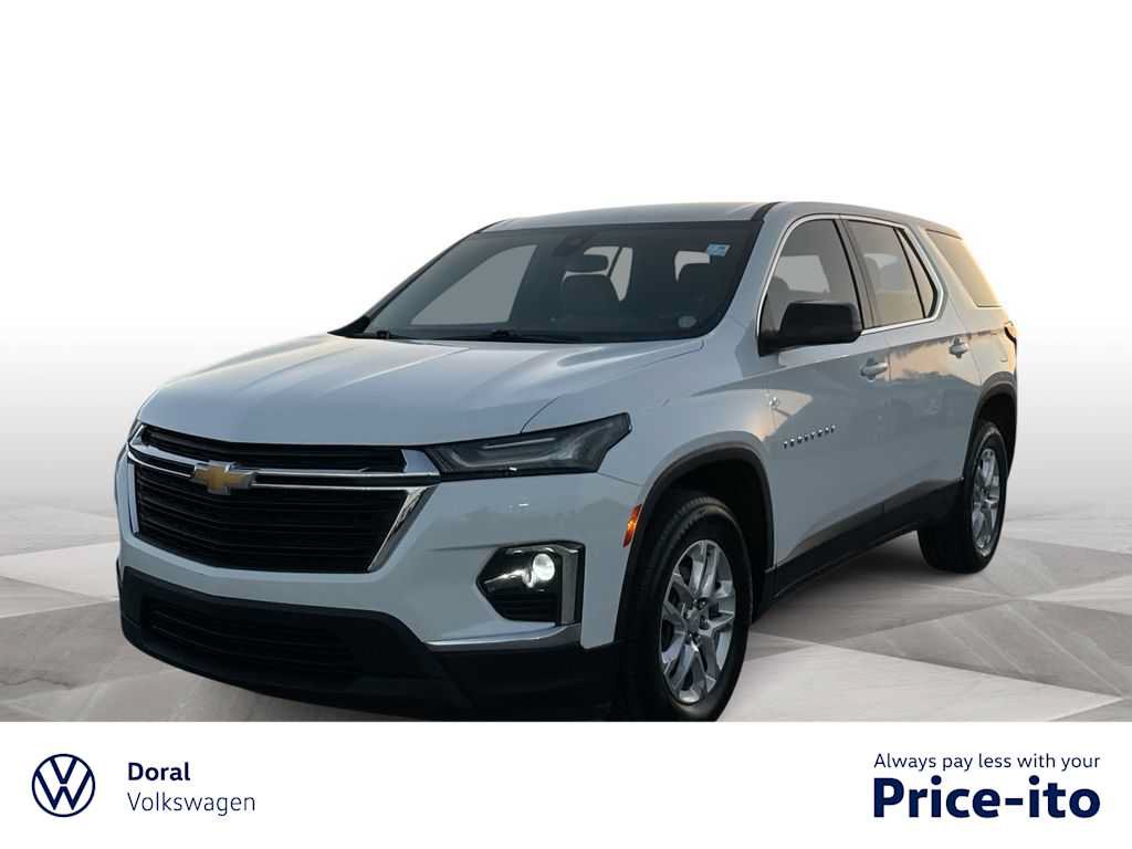 Used 2023 Chevrolet Traverse LS FWD image 1