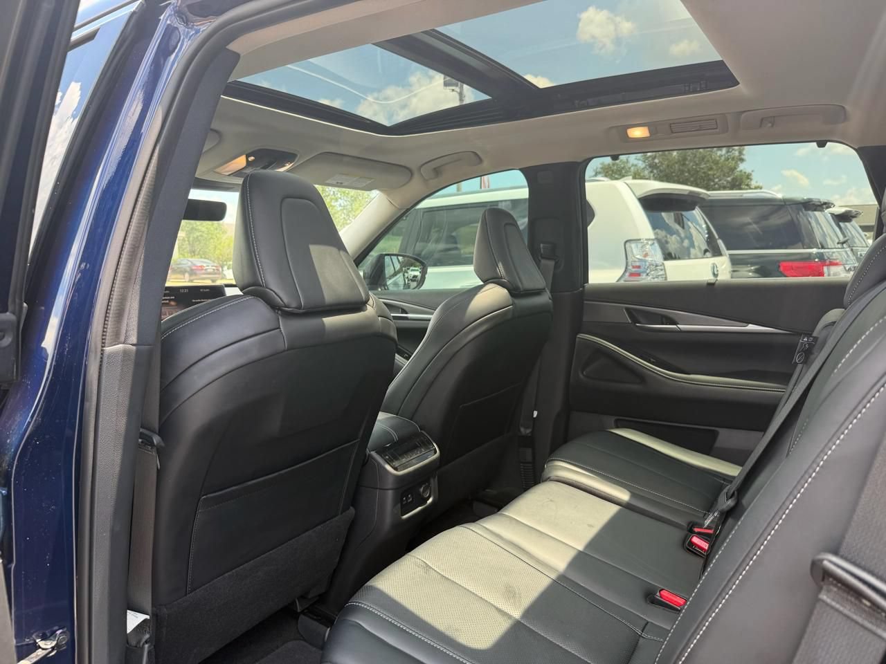 Used 2023 INFINITI QX60 Luxe w/ Cargo Package FWD image 18