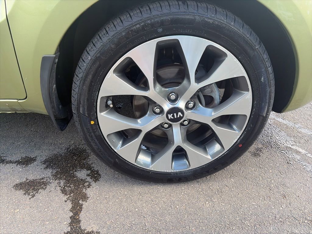 Used 2013 Kia Soul ! w/ Premium Pkg FWD image 10