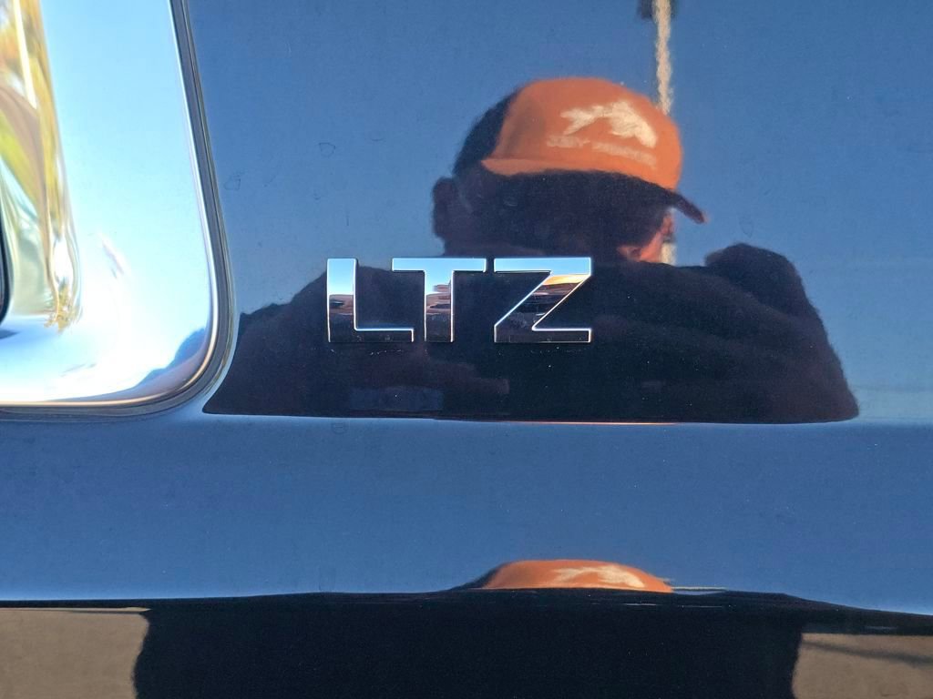 Used 2015 Chevrolet Suburban LTZ image 31