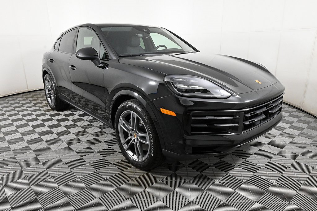 Used 2025 Porsche Cayenne Coupe image 29