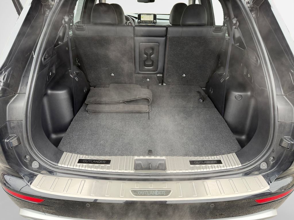 Used 2022 Mitsubishi Outlander SE image 25