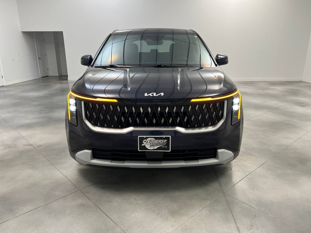 Used 2025 Kia Carnival video 2