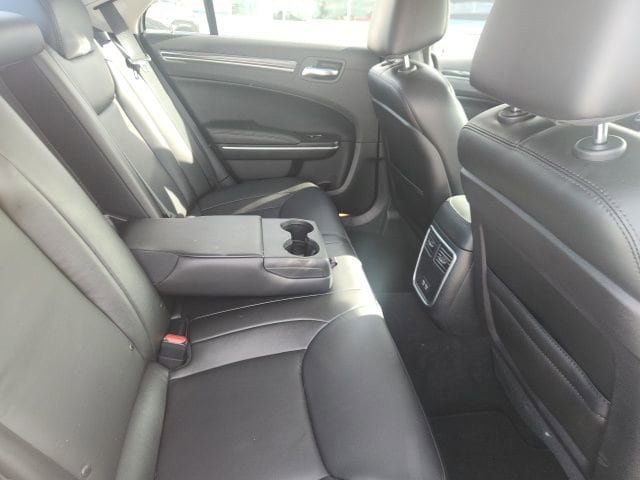 Used 2021 Chrysler 300 Touring L image 10