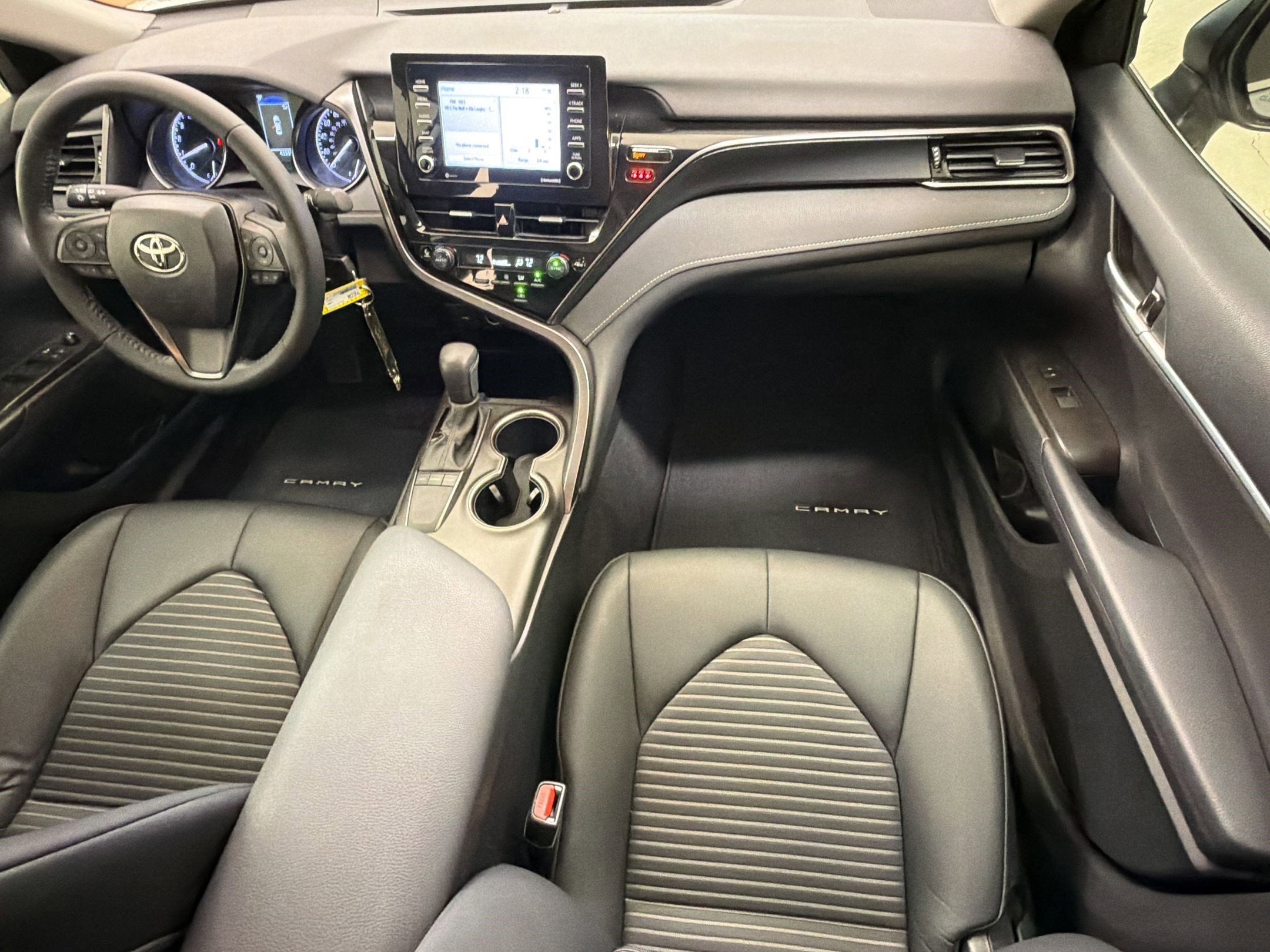 Used 2023 Toyota Camry SE image 26