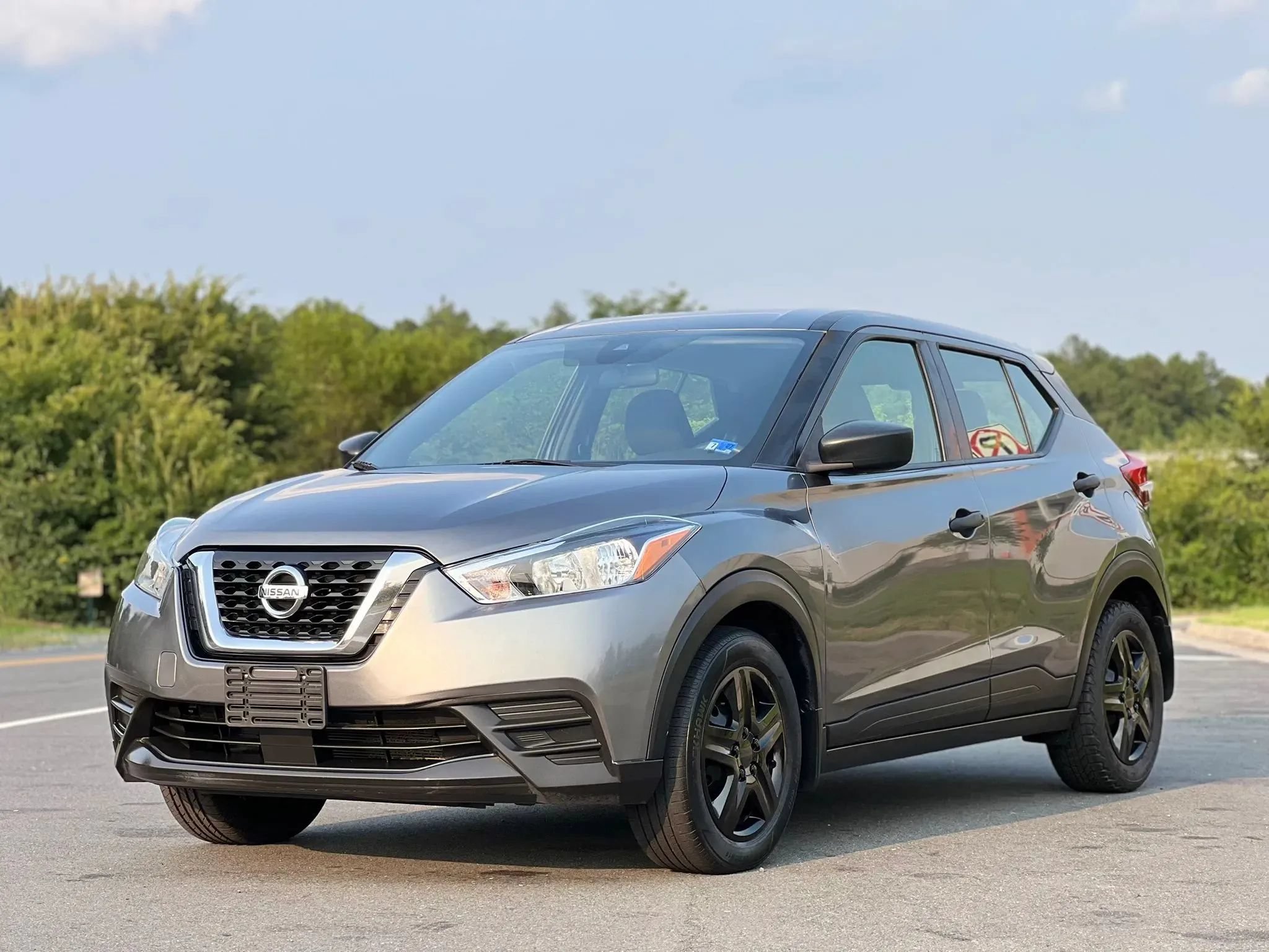 Used 2020 Nissan Kicks S FWD image 1