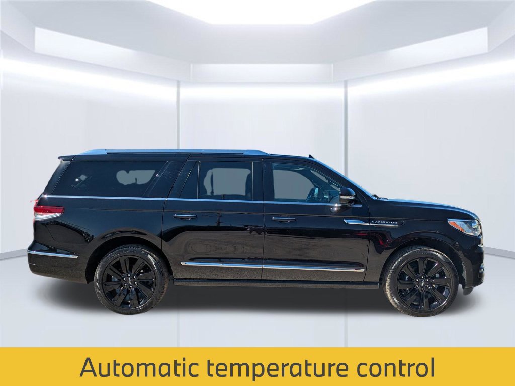 Used 2023 Lincoln Navigator L Reserve RWD image 8