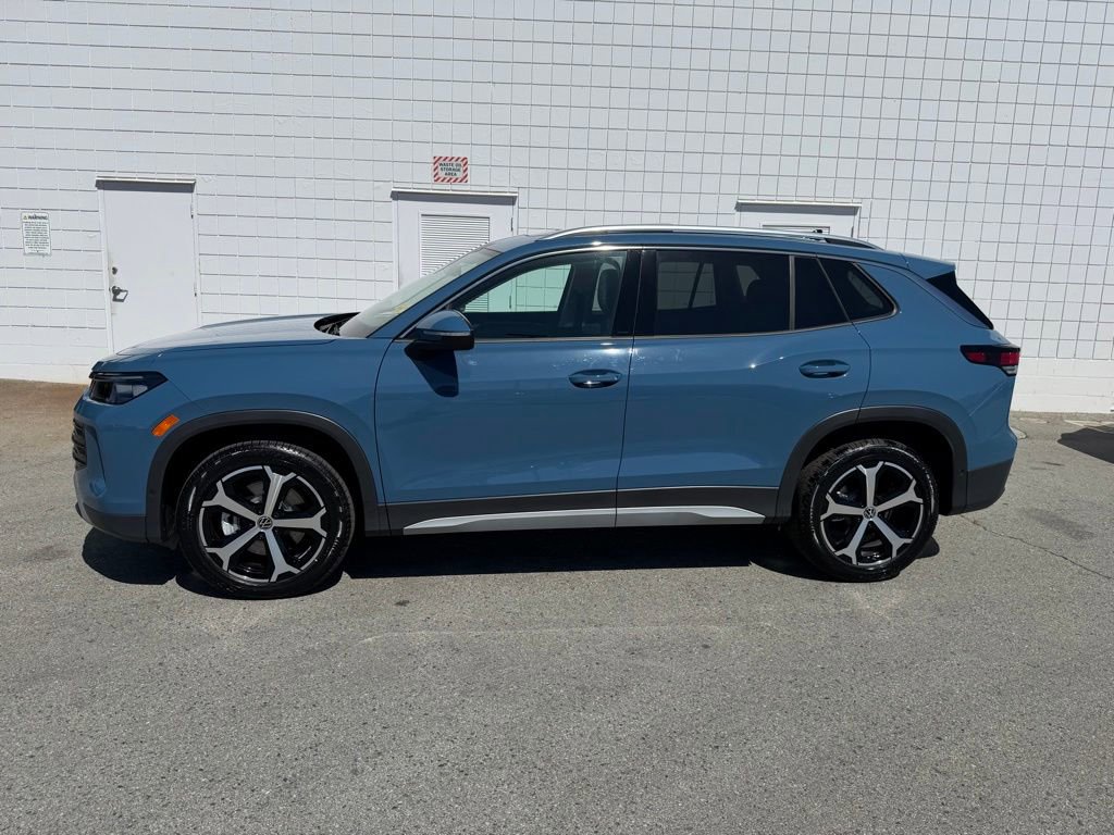 New 2026 Volkswagen Tiguan SE AWD/4WD image 3
