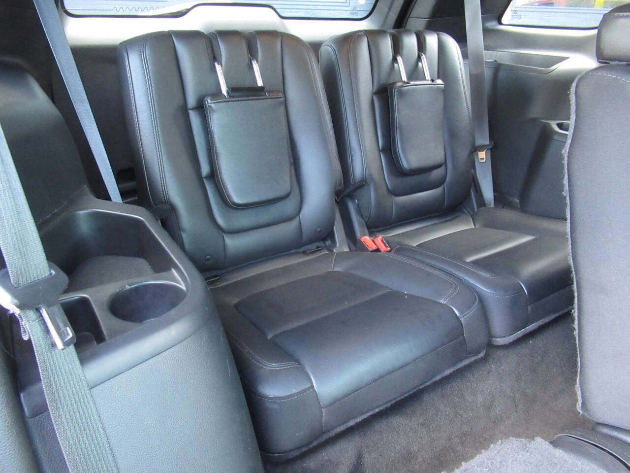 Used 2015 Ford Explorer XLT w/ Equipment Group 202A AWD/4WD image 8