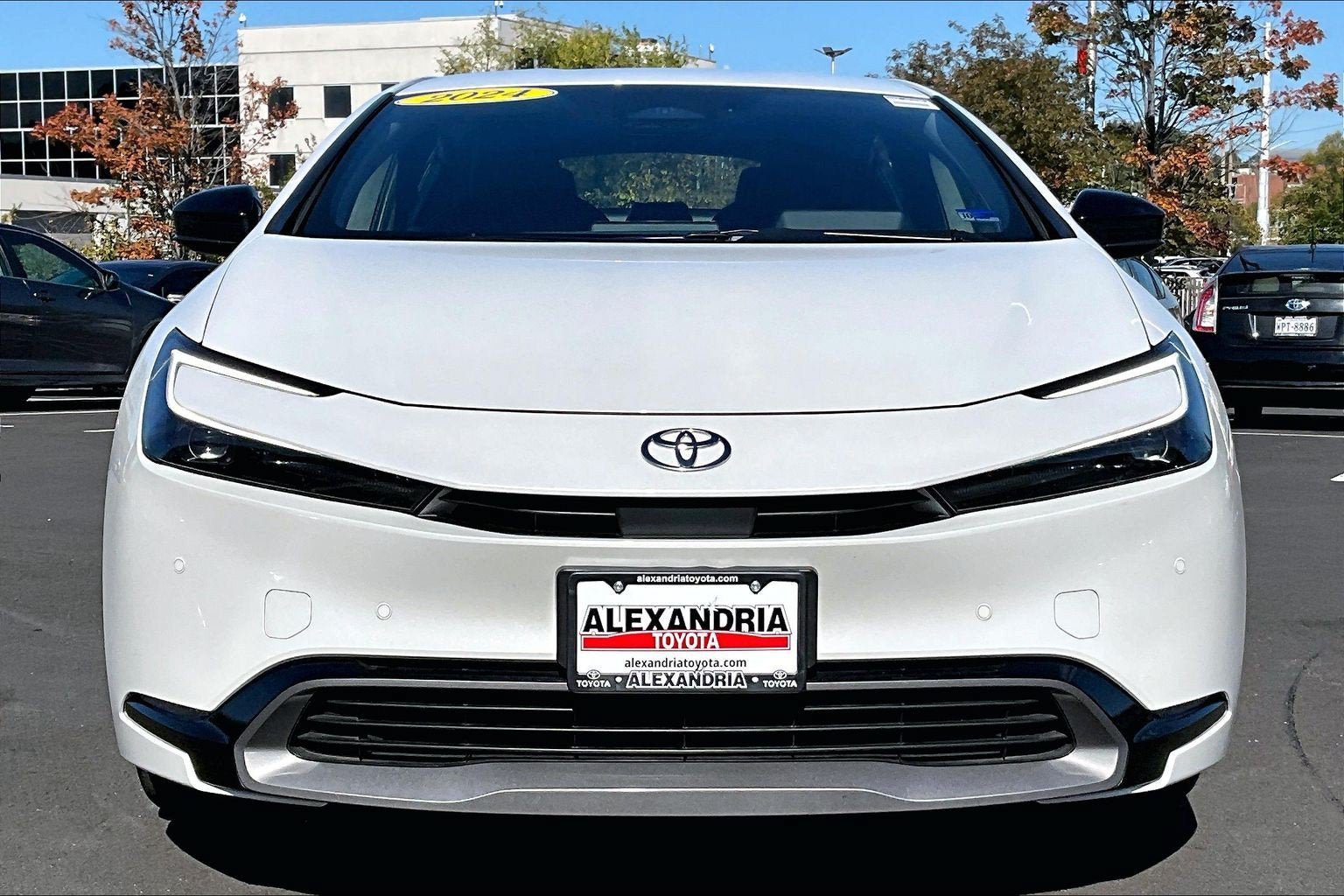 Used 2024 Toyota Prius XLE FWD image 3