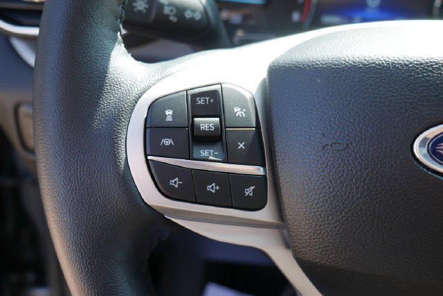 Used 2023 Ford Explorer XLT w/ Equipment Group 202A AWD/4WD image 19