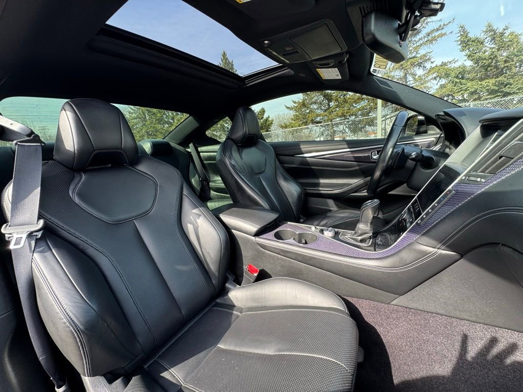 Used 2017 INFINITI Q60 Red Sport 400 AWD/4WD image 27