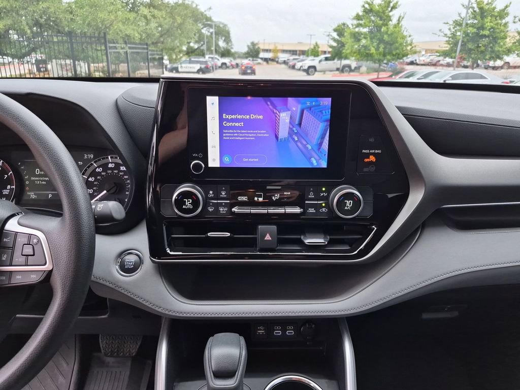 Used 2023 Toyota Highlander L FWD image 24