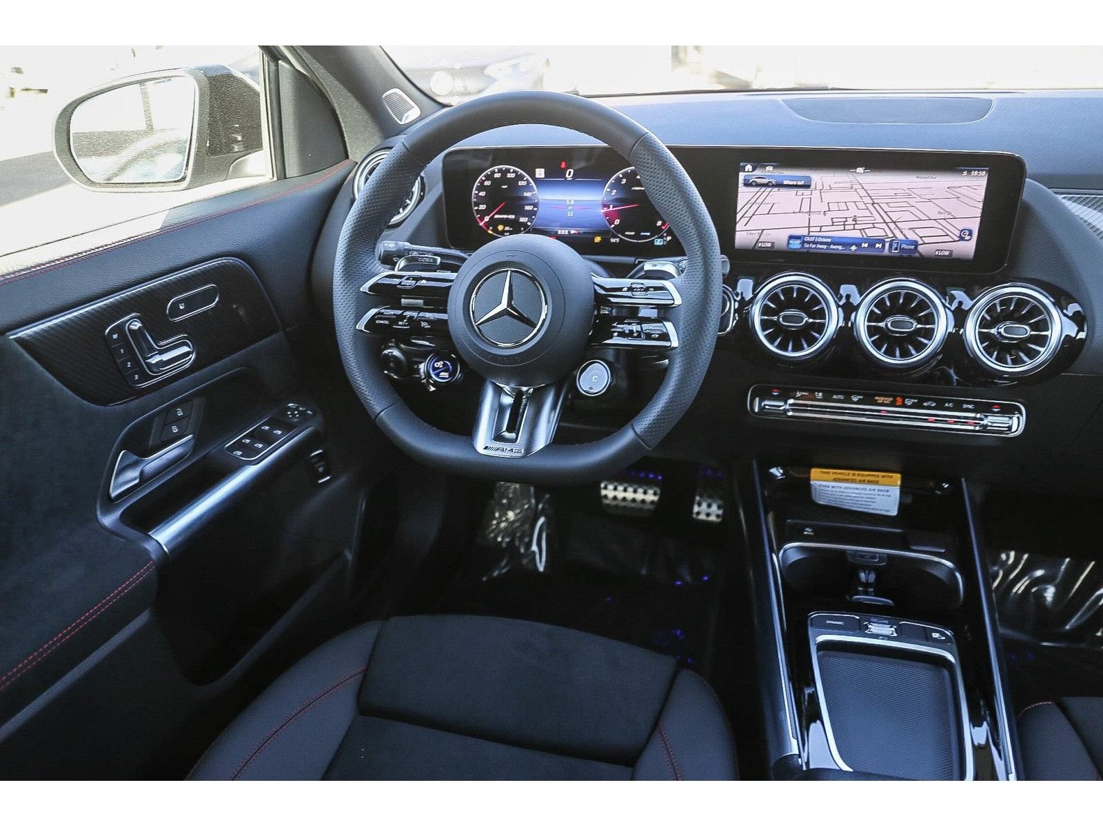 Used 2024 Mercedes-Benz GLA 35 AMG 4MATIC image 17